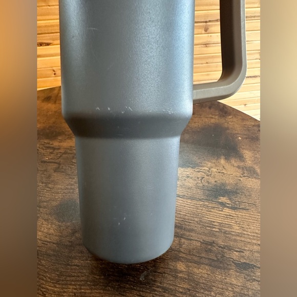 Stanley Adventure Quencher 40 oz Tumbler Cup W Straw COAL - perfect fall color - Picture 6 of 10